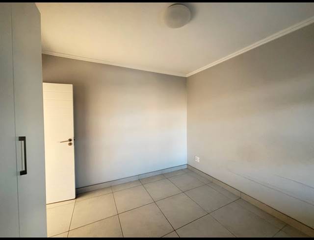 2 BEDROOM APARTMENT FOR SALE IN UMHLANGA RIDGE